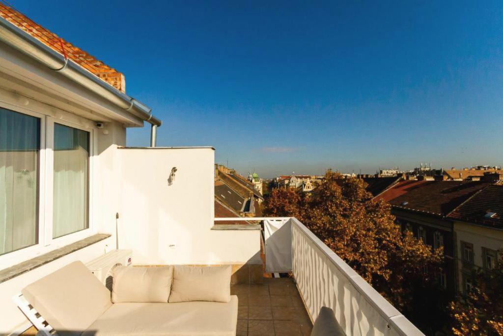 Ferienwohnung Podmaniczky Terrace Retreat With Ac Budapest Exterior foto